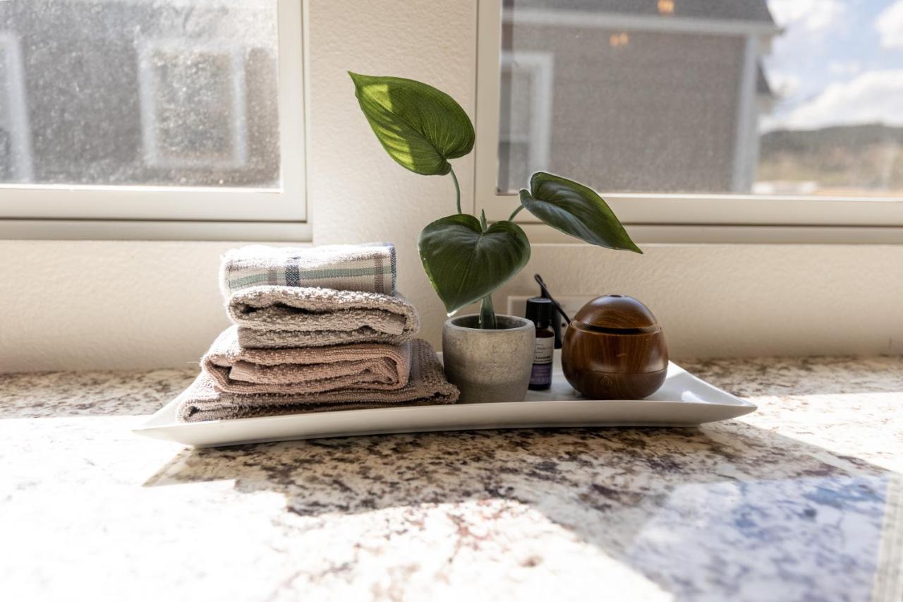 Luxurious Historic Renovated Bungalow Dt Rapid City With Private Patio エクステリア 写真