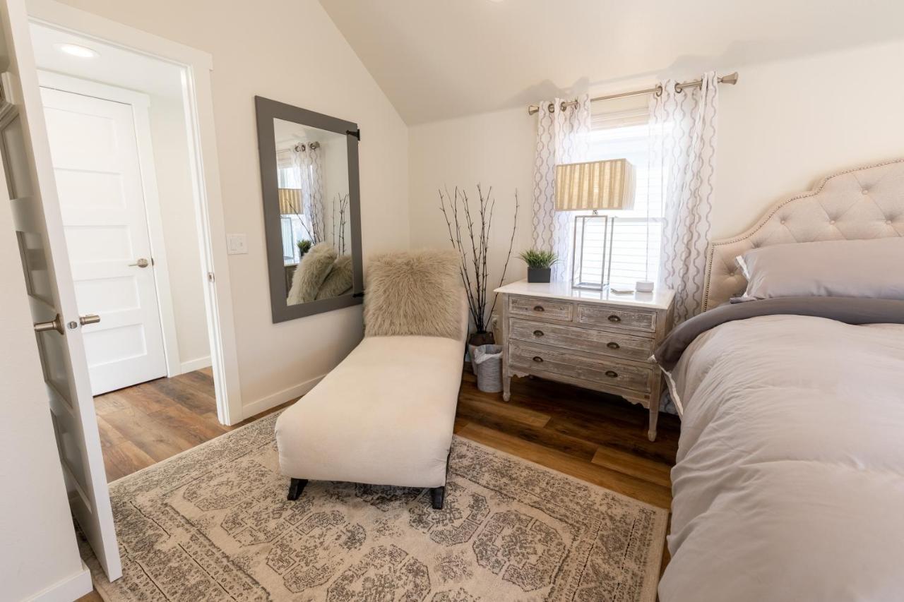 Luxurious Historic Renovated Bungalow Dt Rapid City With Private Patio エクステリア 写真